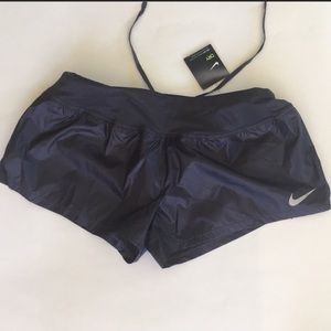 No tag! Woman’s Nike Dry Crew Running 3” Shorts